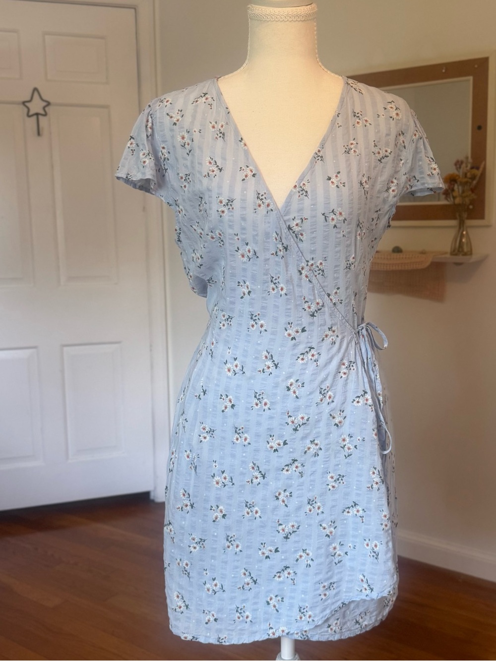 Brandy Melville Blue Daisy Robbie Wrap Mini Dress One Size XS-M, Adjustable Tie